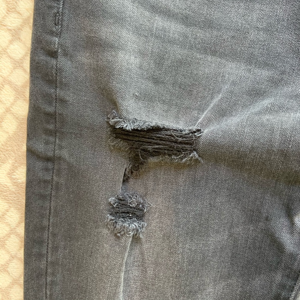 EUC American Eagle black ripped Jeggings - Picture 6 of 8